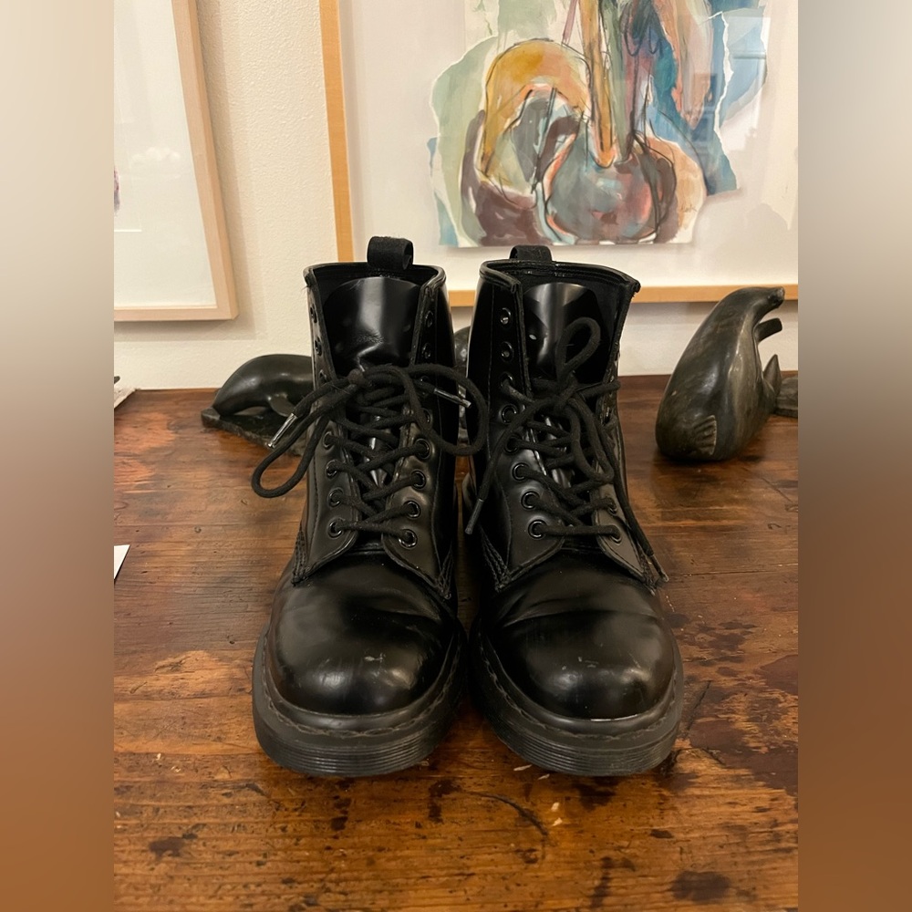 Mono black leather Dr. Martens boots 1460